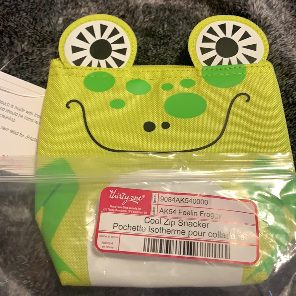Thirty-One Cool Zip Snacker - Picture 2 of 4